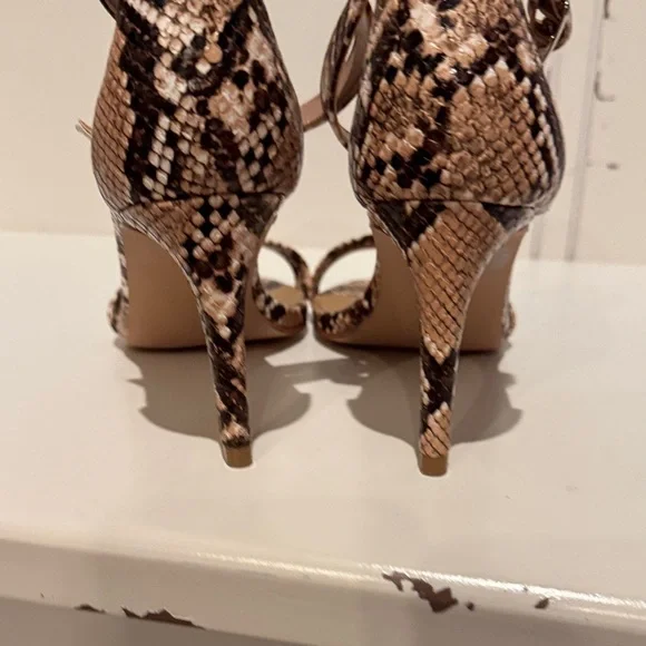 Steve Madden Women's Snakeskin Heels size 6 - Picture 4 of 11